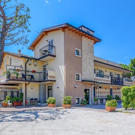 סירמיונה B&B America מראה חיצוני תמונה