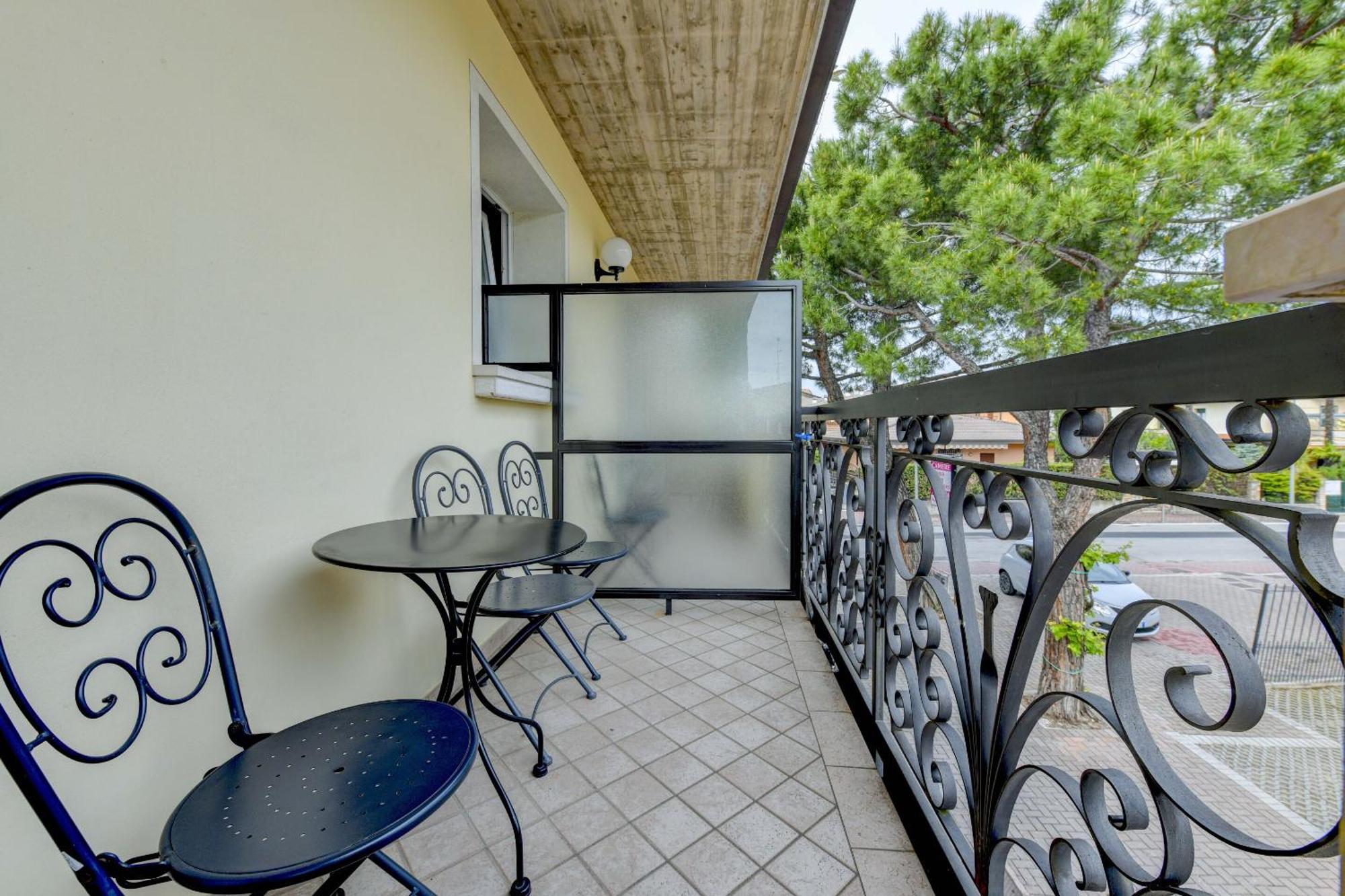 סירמיונה B&B America מראה חיצוני תמונה