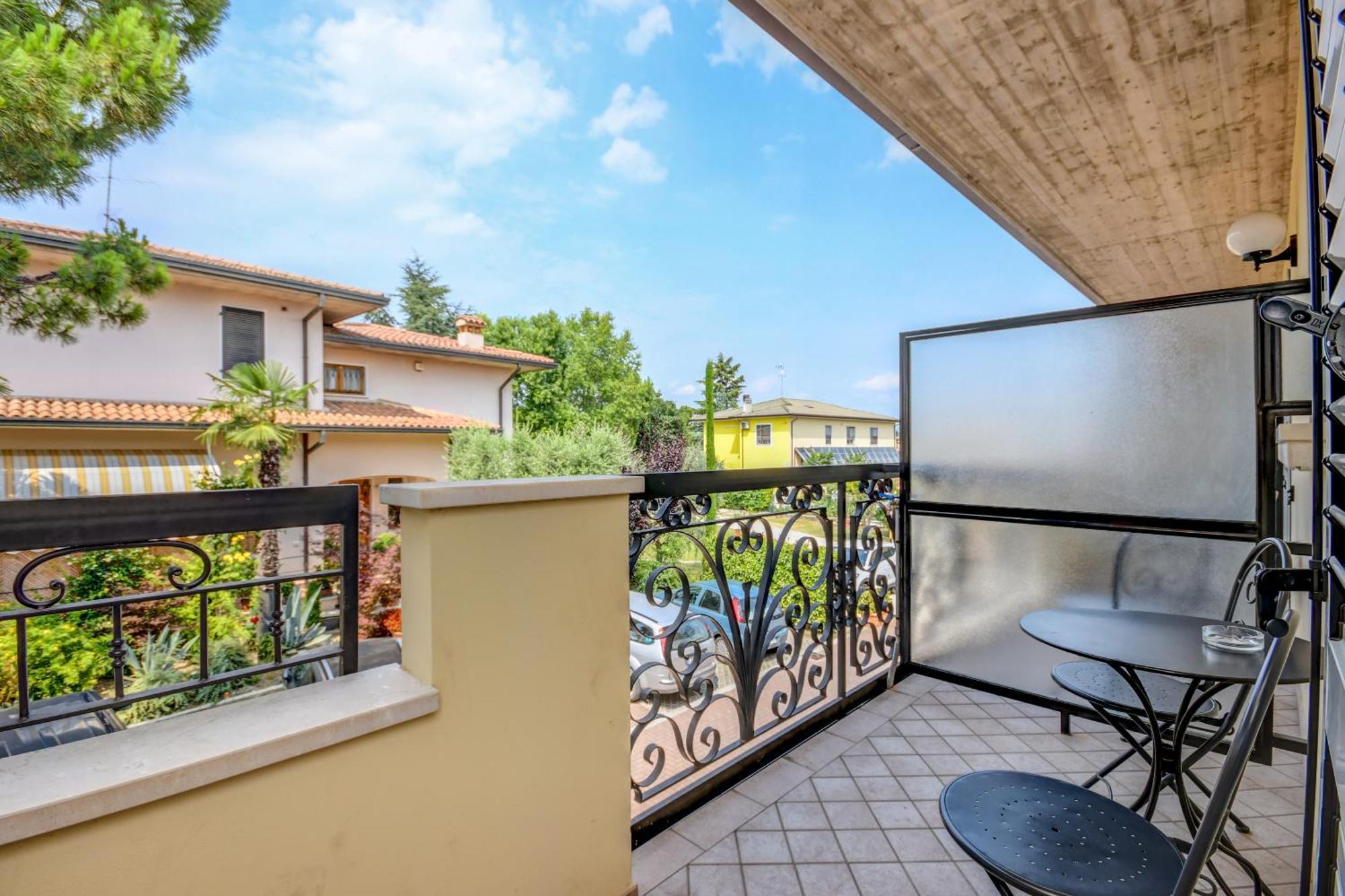 סירמיונה B&B America מראה חיצוני תמונה