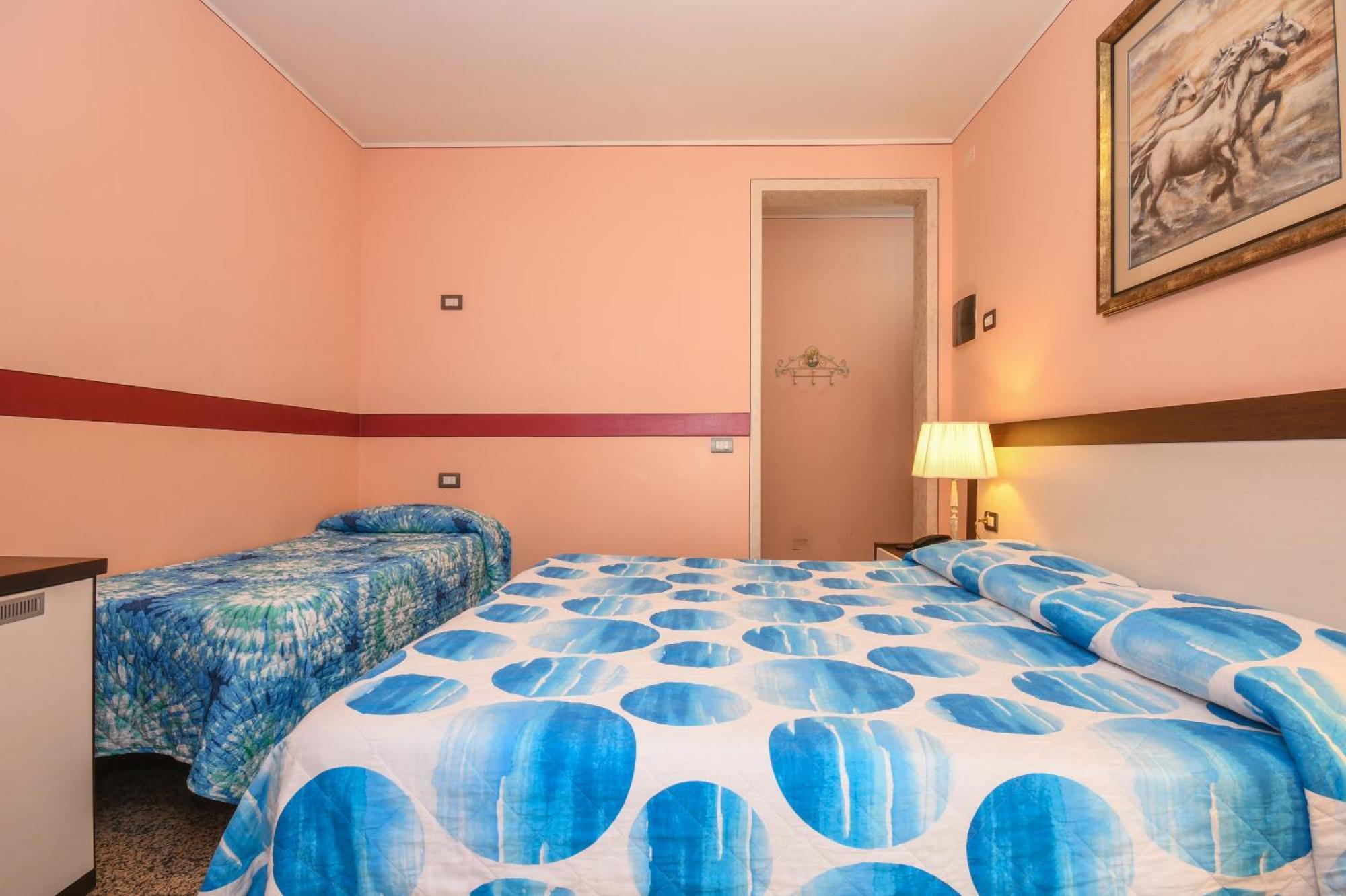 סירמיונה B&B America חדר תמונה