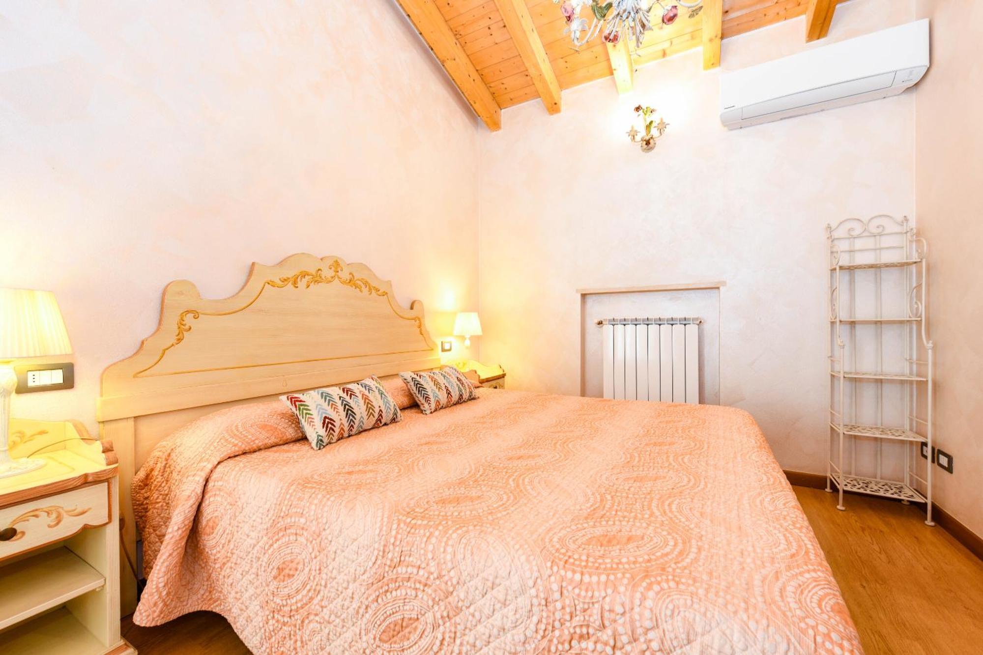 סירמיונה B&B America חדר תמונה